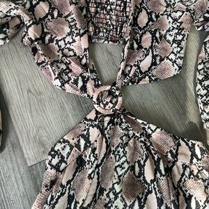 Snake Print Top with Ring Detail Sexy dress👍